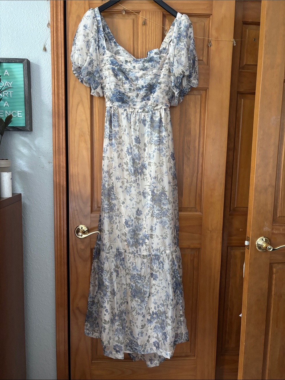 Emerson Abercrombie & Fitch Cream and Blue Floral Puff-Sleeve Maxi Dress